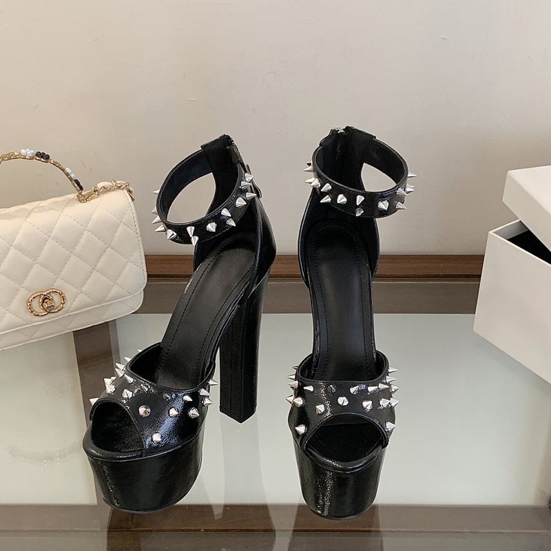 Street Fashion Dress - Diseño de moda, sandalias de plataforma