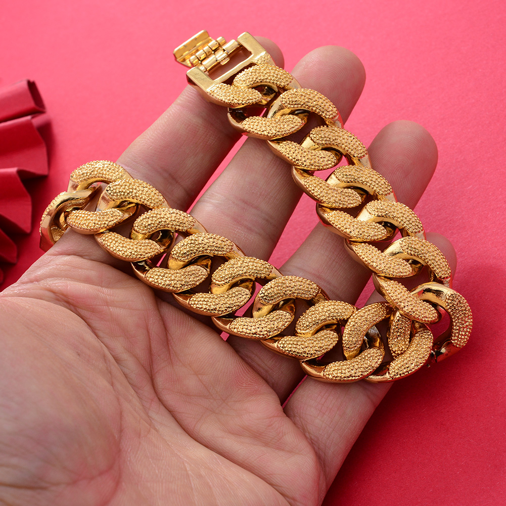 Pulsera de Color dorado de Dub - Street Fashion Dubai reseña y precio